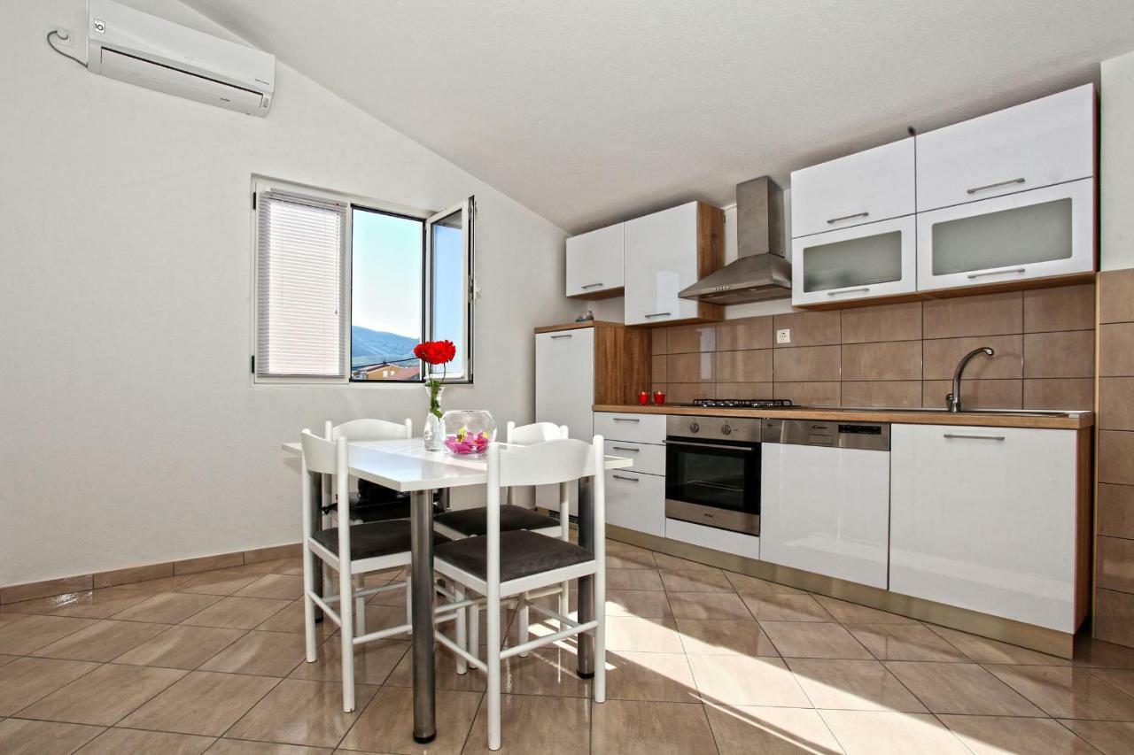 Apartments Ukic Kaštela Eksteriør bilde