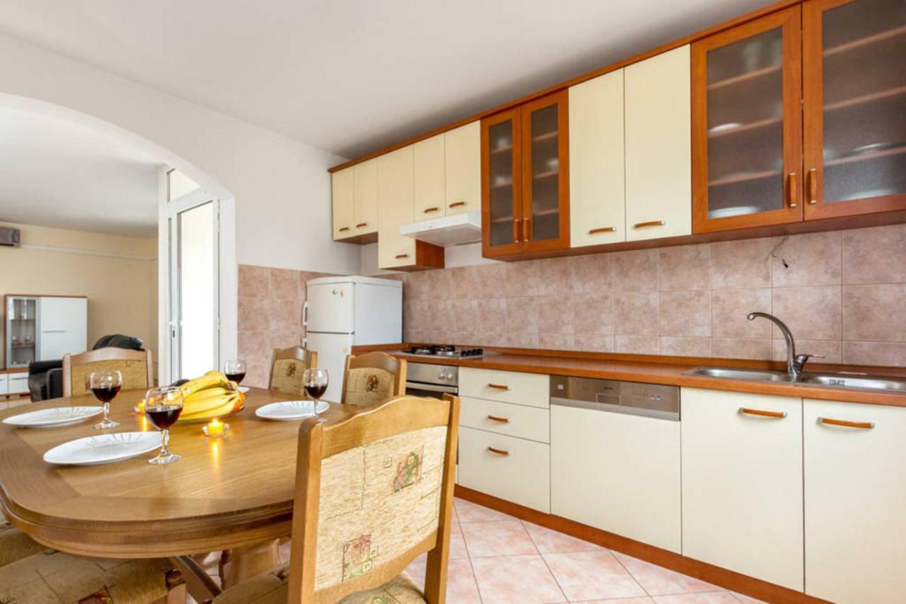 Apartments Ukic Kaštela Eksteriør bilde