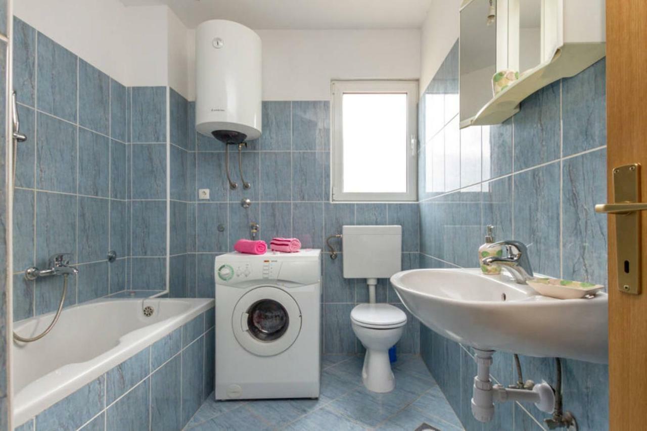 Apartments Ukic Kaštela Eksteriør bilde